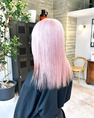 カラー 抜きっぱなしブロンド ササキカズマのヘアスタイル