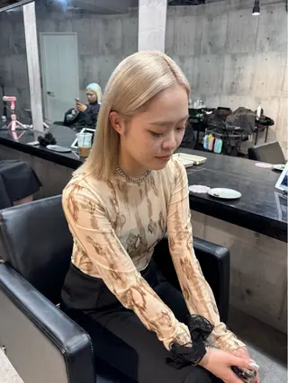 カラー 心斎橋ハイトーン特化 midori🍀のヘアスタイル