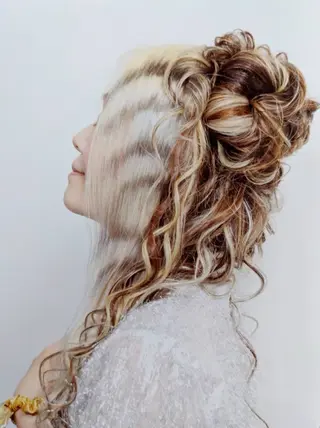 ロング カラー ヘアアレンジ stair:case所属・🫧髪質改善 ブリー チNo.1🫧油谷樹のヘアスタイル