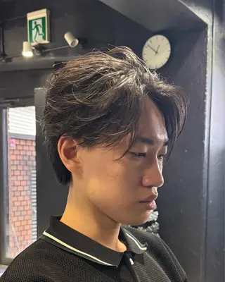 ミディアム パーマ メンズ 難波/メンズウルフ・ フェザーパーマ鶴田文のヘアスタイル