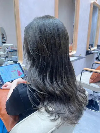 ロング カラー 阿久津真衣 似合わせカットのヘアスタイル