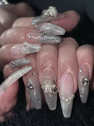 ネイル NES NAIL所属・さゆり￤推しキャラ ￤ロングネイル🩷のネイルデザイン