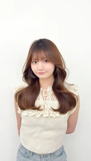 ロング 足立 遥奈のヘアスタイル