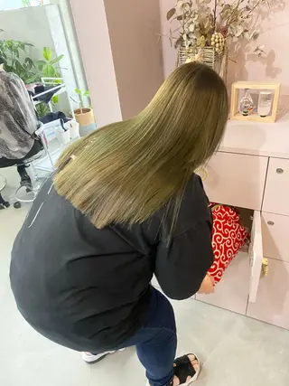 ロング カラー qulim所属・前橋 姫奈のヘアスタイル