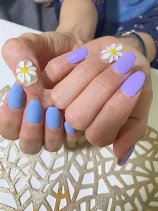 ネイル 艶々の美爪を〜 【リリアーナ】のネイルデザイン