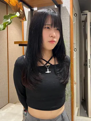カラー UNBIRTHDAY Erenaのヘアスタイル
