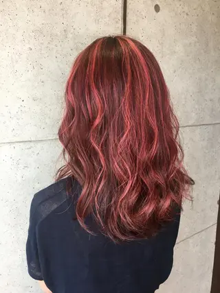 ロング 足立 磨咲のヘアスタイル