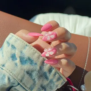 ネイル Sarina ⋆⭒˚のネイルデザイン