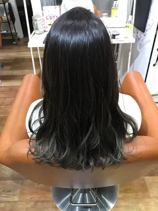 カラー いけだ　ひかり ハイライトくびれヘアのヘアスタイル
