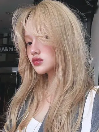 ロング ハイトーン♡ブリーチ ♡エクステ♡nanaのヘアスタイル
