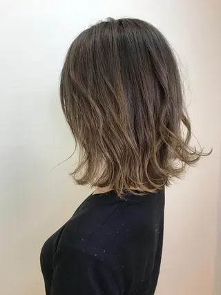 ミディアム カラー 湯浅 了一のヘアスタイル