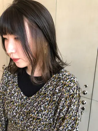 ミディアム カラー 古屋 花織のヘアスタイル