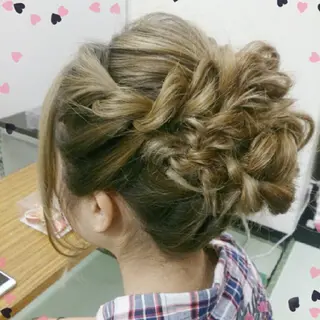 ヘアアレンジ セミロング vi viのヘアスタイル