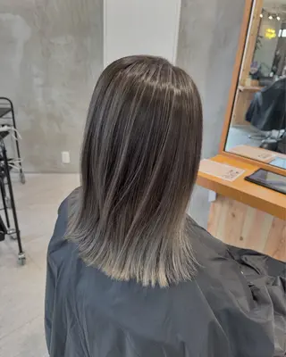セミロング カラー ヘアアレンジ 佐々木  まゆかのヘアスタイル