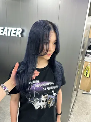 ロング カラー 暗髪🩶ラベンダー/ ブルー/ユウナ🤍のヘアスタイル