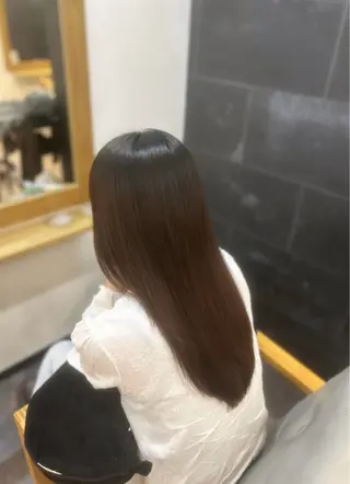 セミロング 黒崎 日菜のヘアスタイル