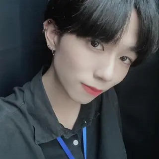 セミロング カラー メンズ 中江 柊のヘアスタイル