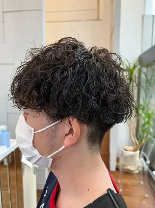 ショート パーマ メンズ 井坂 卓真のヘアスタイル