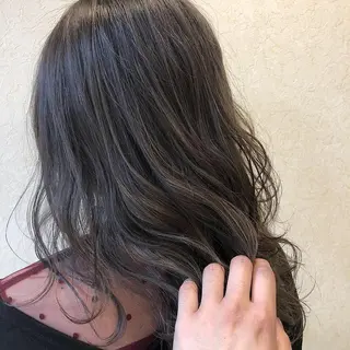 セミロング カラー ブルームーン所属・モリタ ミツキのヘアスタイル