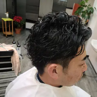 メンズ 電髪倶楽部　美膳所属・荒井 琢人のヘアスタイル