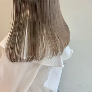 セミロング カラー iLi所属・iLi 《イリ》のヘアスタイル