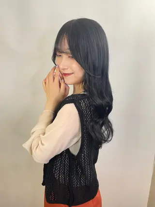 ロング アールバイニーナ所属・R by NINA アールバイニーナのヘアスタイル