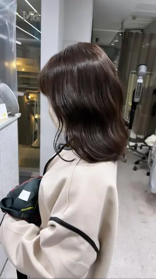 ミディアム カラー レイヤーカット 早崎太生のヘアスタイル