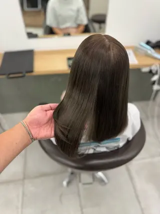 セミロング カラー 透明感ブリーチなし♡ 赤み消しNO.1渡邉のヘアスタイル