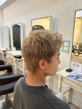 カラー ALoha　オオツカ ヒカルのヘアスタイル