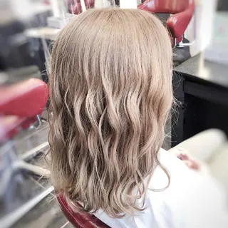 ミディアム カラー ブリーチカラー✨ 駒場 笙のヘアスタイル