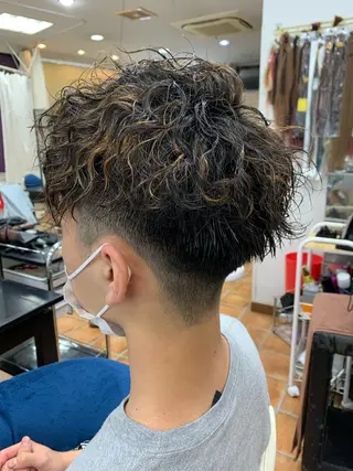 パーマ メンズ Million Bucks barber shop所属・カットモデル募集 いさかのヘアスタイル