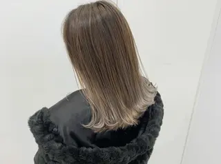 ミディアム カラー 透明感♡︎♡︎ 佐々木早苗のヘアスタイル