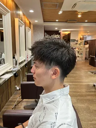 ショート カラー メンズ TAYA 心斎橋所属・山本 聖真のヘアスタイル