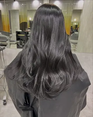 ロング カラー 🌷ハイライト /tomomi🌷のヘアスタイル