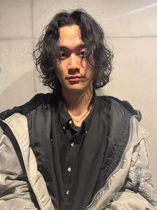 セミロング パーマ ハイトーン/レイヤー だいちのヘアスタイル