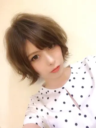 ショート カラー 韓国レイヤー外国人風 透明感カラー髪質改善のヘアスタイル