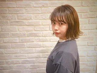 ミディアム カラー ヘアアレンジ 藤井 菜緒のヘアスタイル