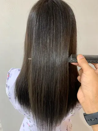 ロング 髪質改善 上品艶感カラーのヘアスタイル