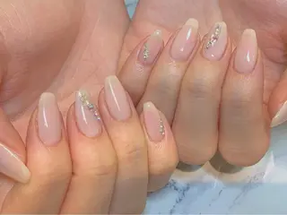 ネイル Laumi NAIL SALON（ラウミーネイルサロン）所属・U Nanaseのネイルデザイン