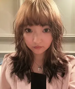 セミロング レイヤー／デザイン カット／ヒナノのヘアスタイル