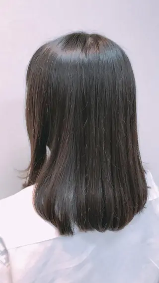 セミロング カラー 山本 咲貴のヘアスタイル