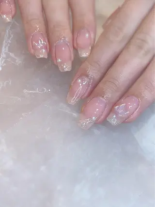 ネイル 𝘙𝘪𝘰𝘯𝘢 ...🕯🤍のネイルデザイン