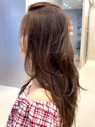 ロング PULSE yokohama所属・レイヤー |オリーブ |ヘーゼルベージュのヘアスタイル