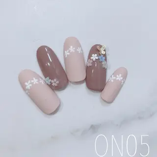 ネイル 園 寛子 （ネイリスト）のネイルデザイン