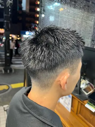 ショート 古川　イノアカラー 京汰　六本松のヘアスタイル