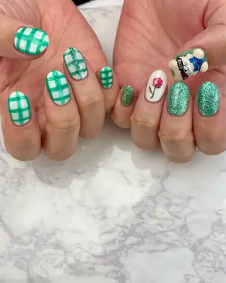 ネイル 安藤 彩乃のネイルデザイン