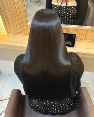 ロング attrait南堀江所属・乾かすだけで艶髪 松村海世のヘアスタイル