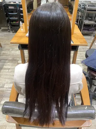 ロング Aura所属・丸山 心 / 艶カラーのヘアスタイル