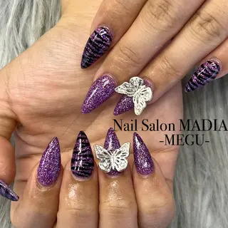 ネイル MADIA藤沢所属・MADIA MEGUのネイルデザイン