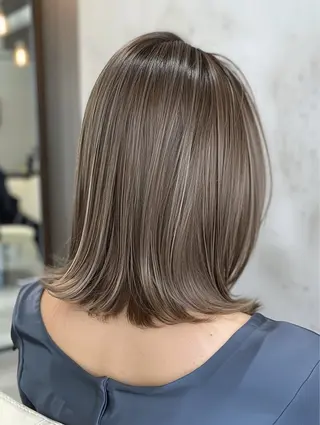 ミディアム 保子 祐里香のヘアスタイル